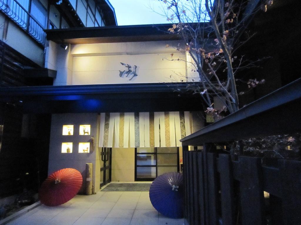 Ryokan Kutsuroginoya Yuu Takayama  Extérieur photo