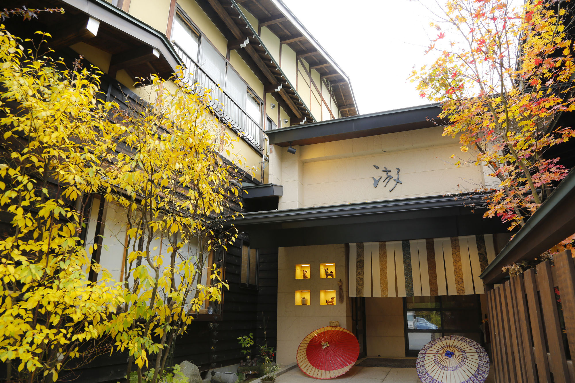 Ryokan Kutsuroginoya Yuu Takayama  Extérieur photo